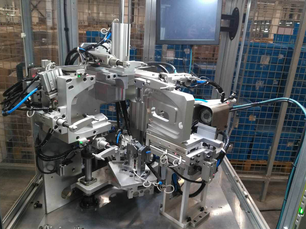 汽车加油口管装配检测线